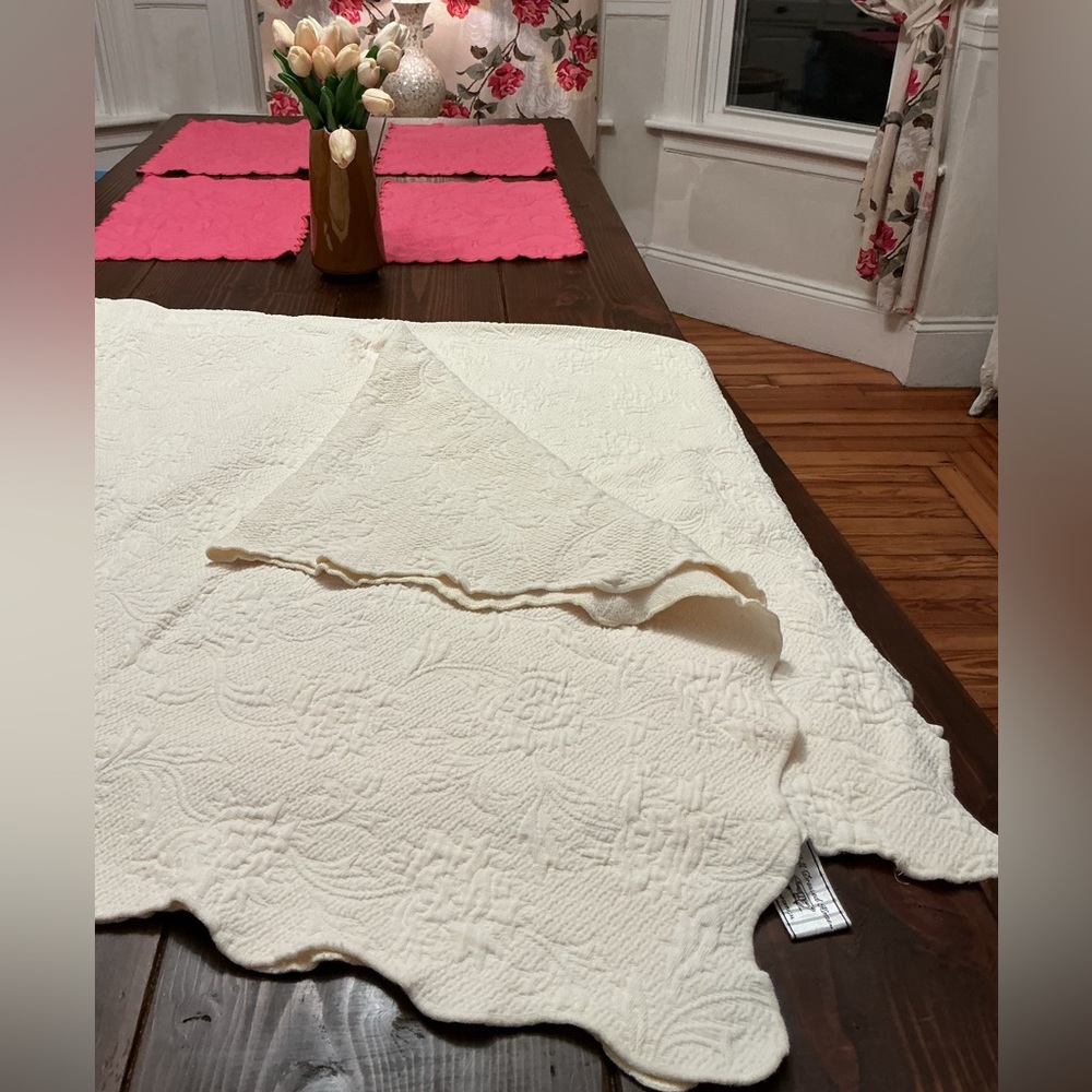 Well Dressed Home Matelasse Cotton Bedspread - Picture 10 of 14